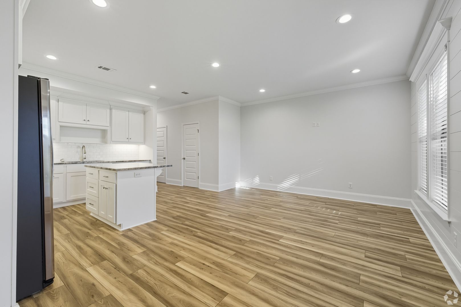 Modern 3BR/2.5BA New Construction Townhome! Just 6 Mins from Moody AFB!