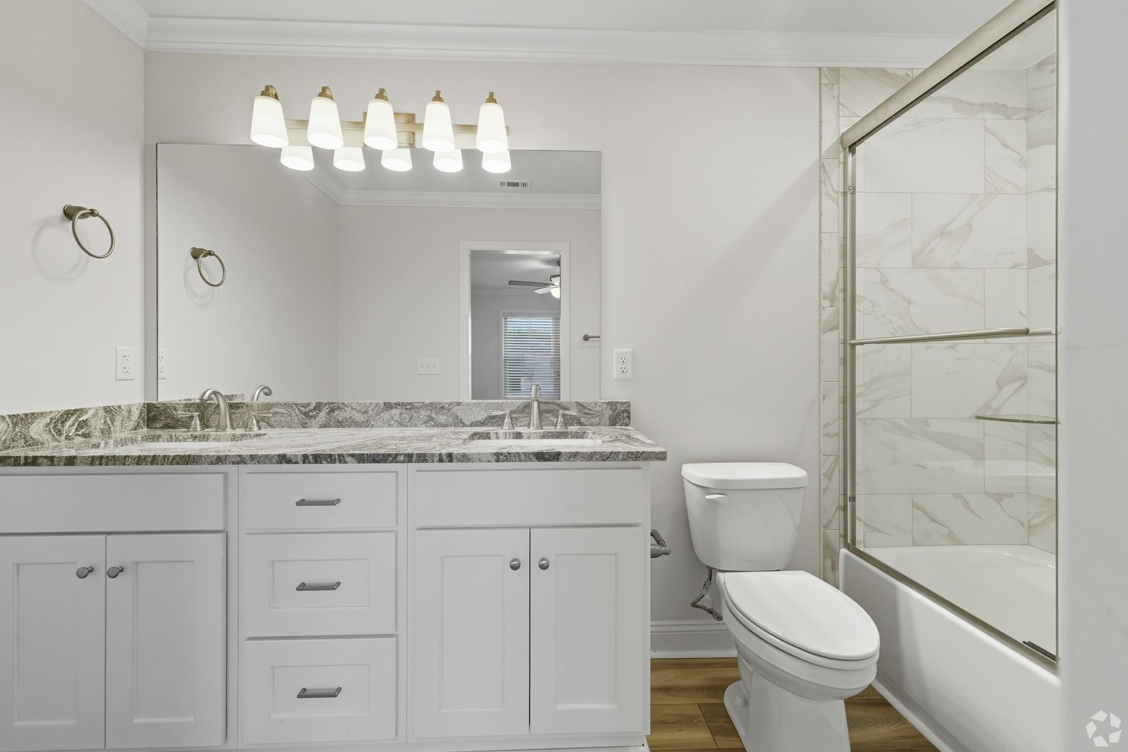 Modern 3BR/2.5BA New Construction Townhome! Just 6 Mins from Moody AFB!